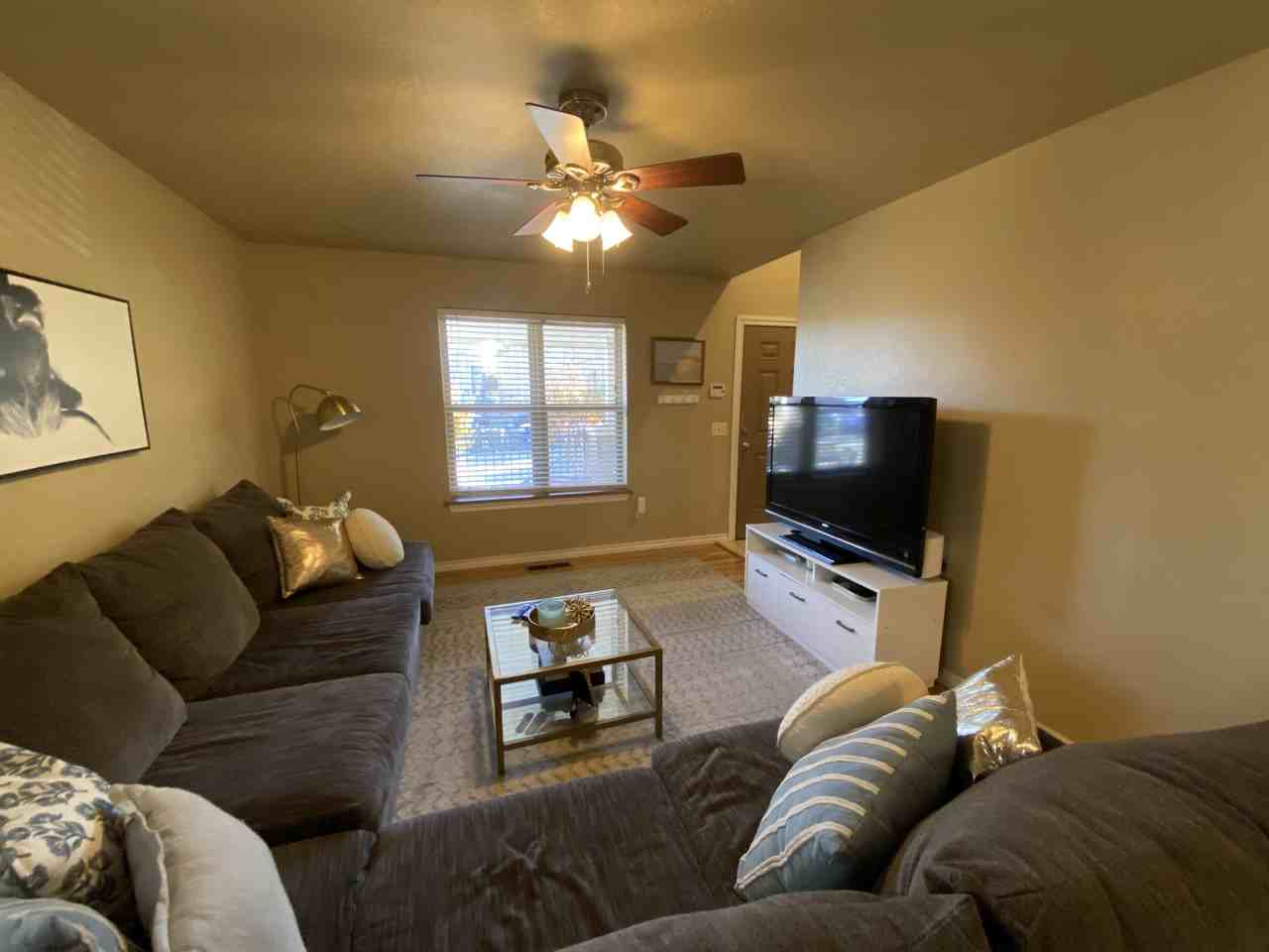 210 Mccullough - Photo 7 of 12