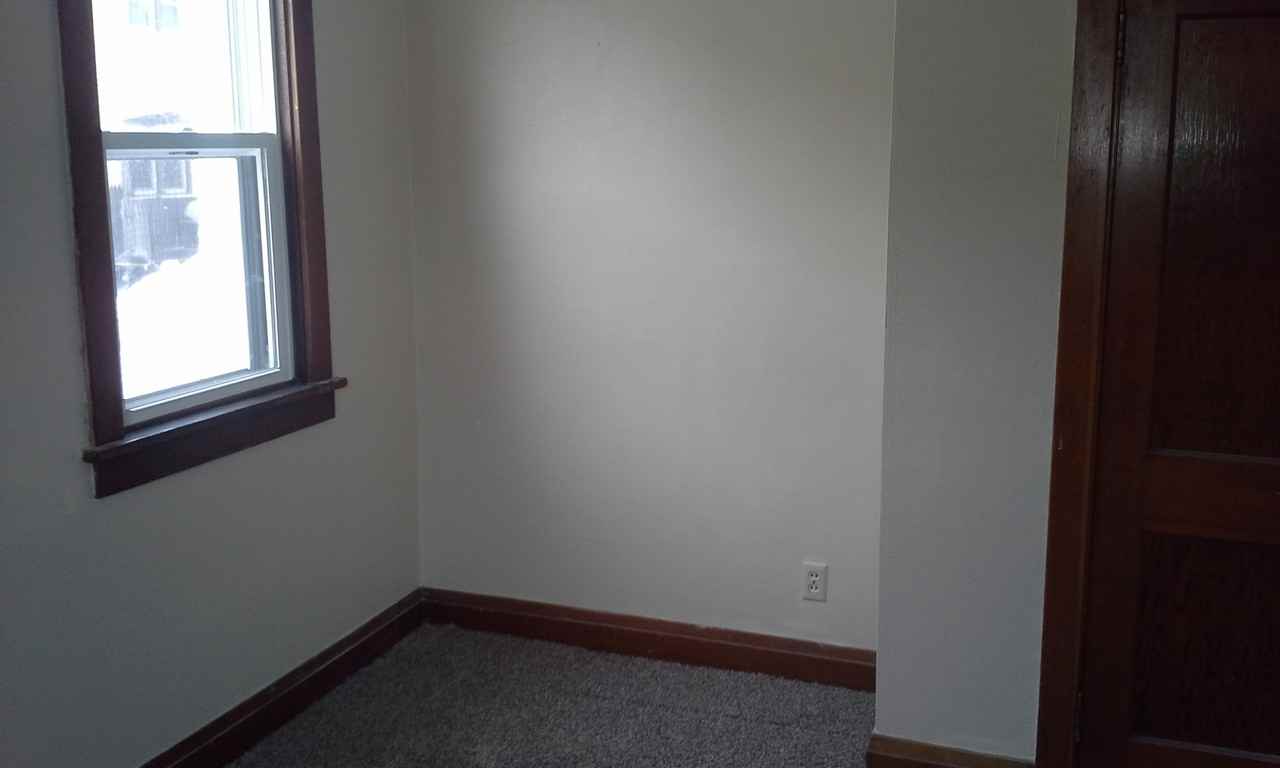 516 1st St N #1 - Photo 3 of 6