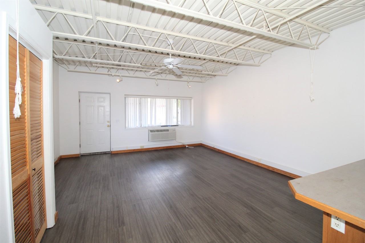 1039 N Molly Ct #1039MC - Photo 5 of 9