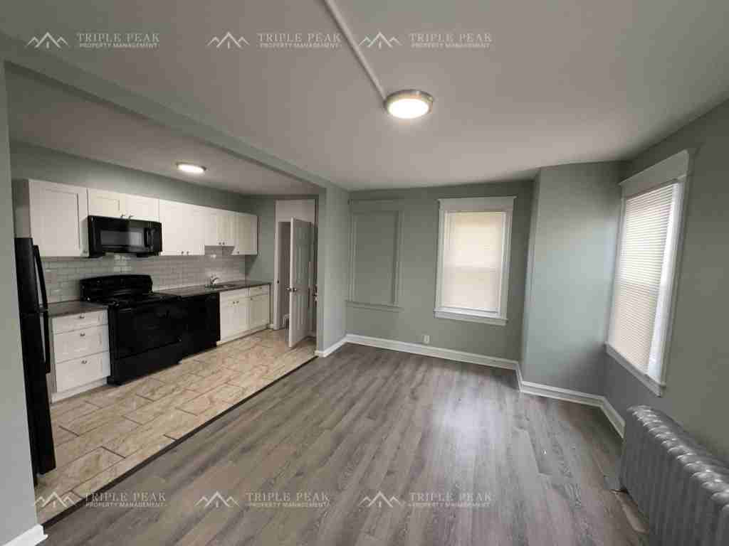 4521 N 7th St #2 - Photo 5 of 13
