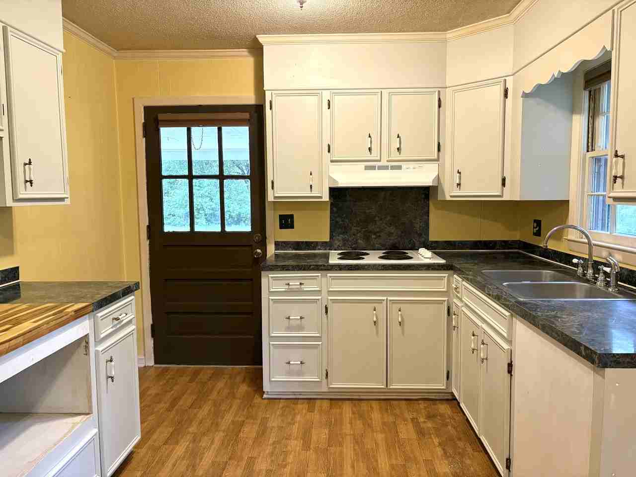 512 E Moore St #1 - Photo 6 of 19