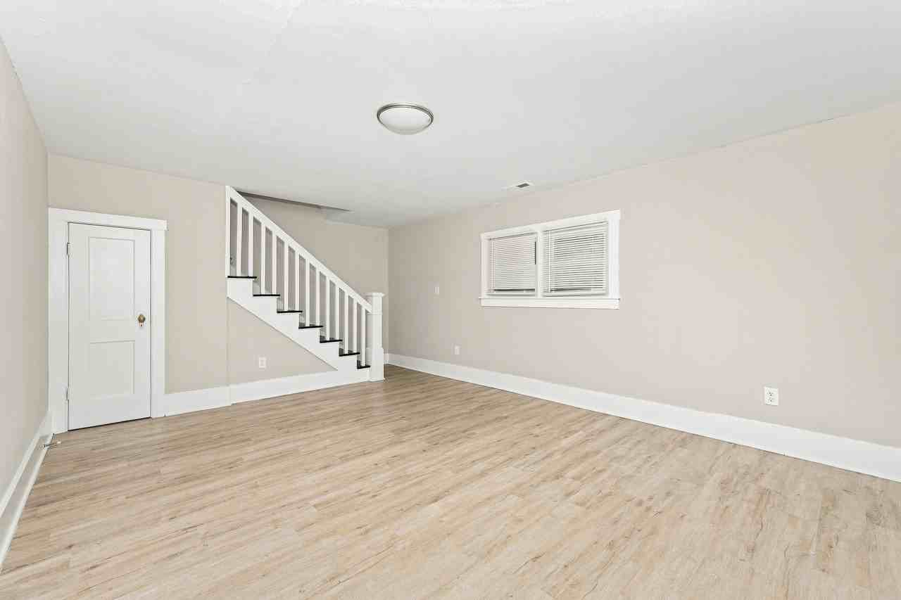30 Lagonda Ave #32 - Photo 3 of 7