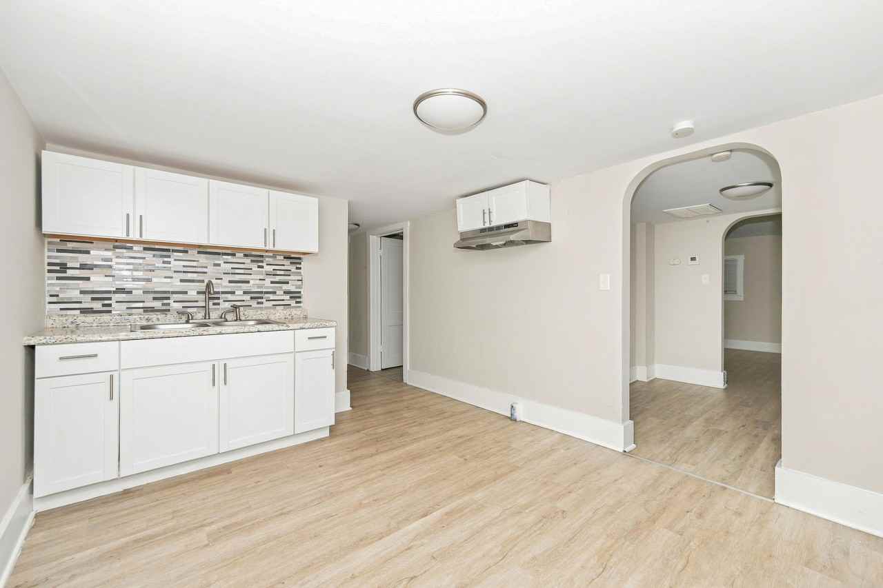 30 Lagonda Ave #32 - Photo 4 of 7