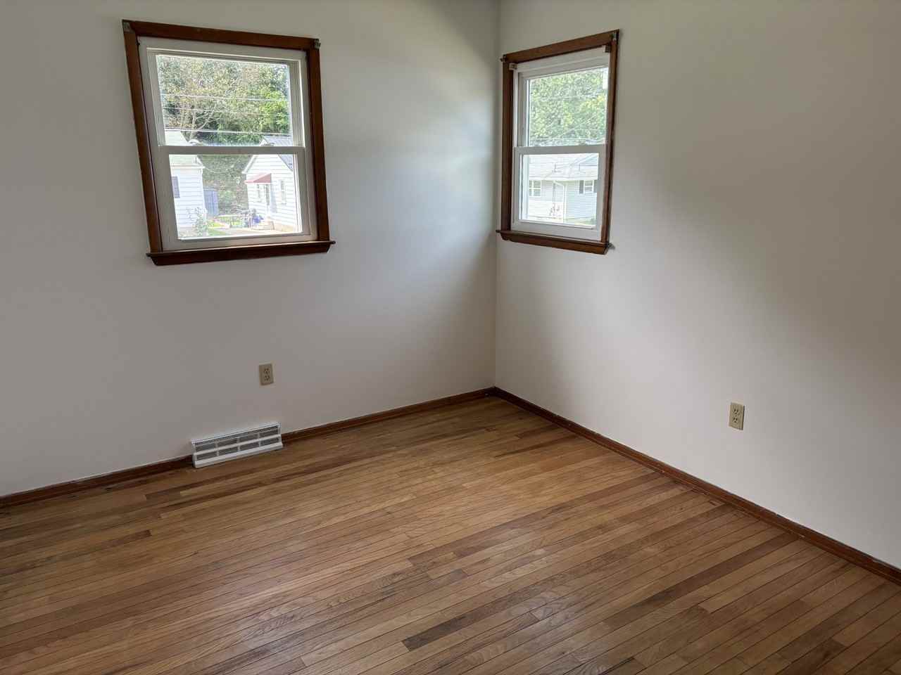 3913 Stanley Ave #1 - Photo 6 of 11