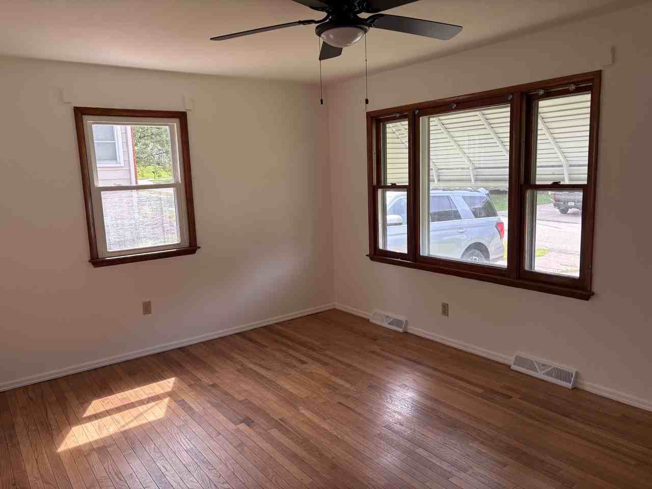 3913 Stanley Ave #1 - Photo 7 of 11