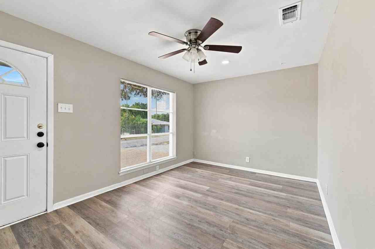 315 S Loving Ave #NEW - Photo 5 of 19