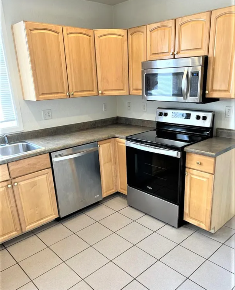1647 N Clarkson St #1 - Photo 5 of 12