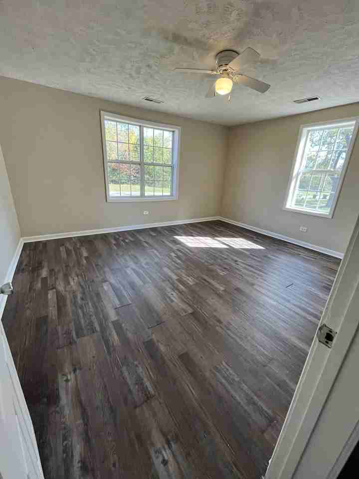 410 Sw Atlantic St #1 - Photo 6 of 12