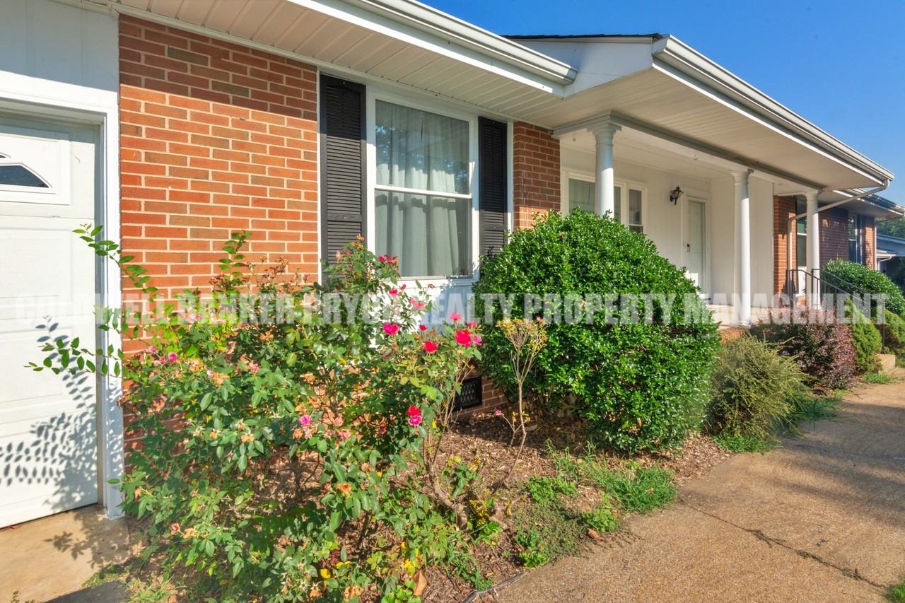 1723 Verona Dr #1 - Photo 4 of 42