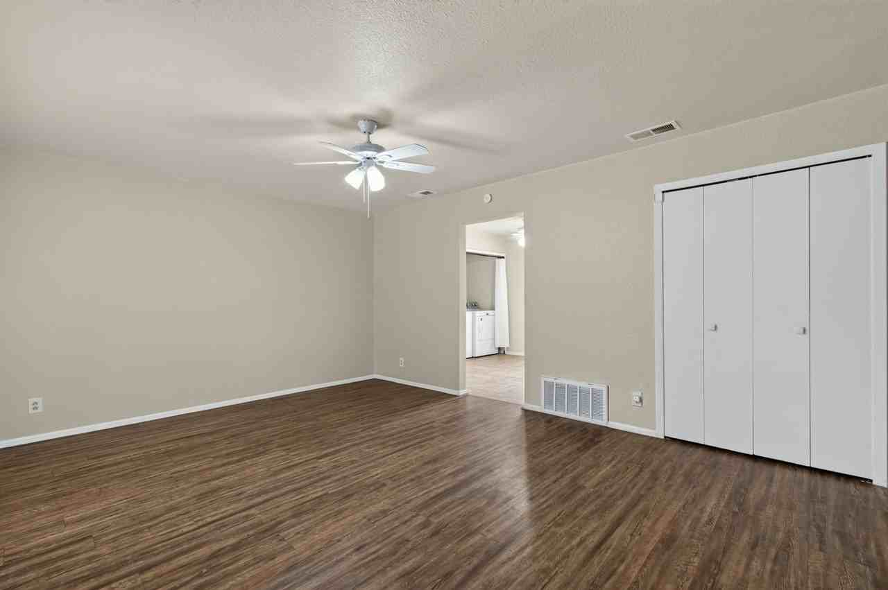 602 Catalina Ave #1 - Photo 5 of 25