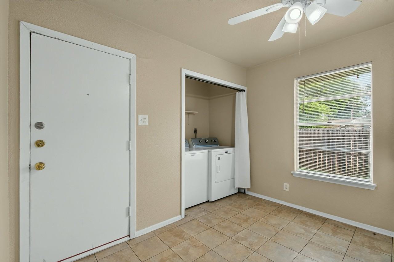 602 Catalina Ave #1 - Photo 7 of 25