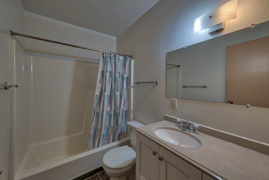 1813 16th St #1 - Photo 5 of 11