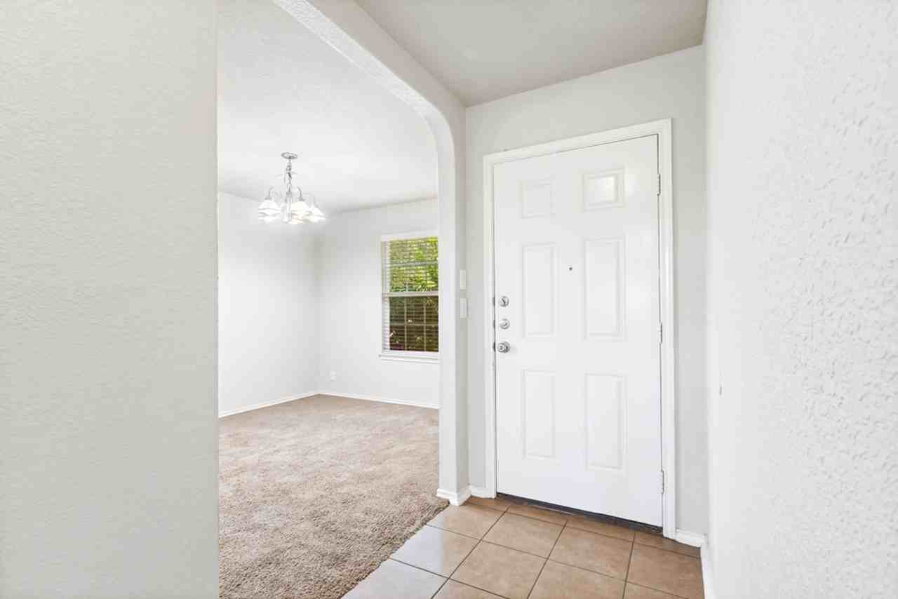10907 Cimarron Cv - Photo 4 of 28