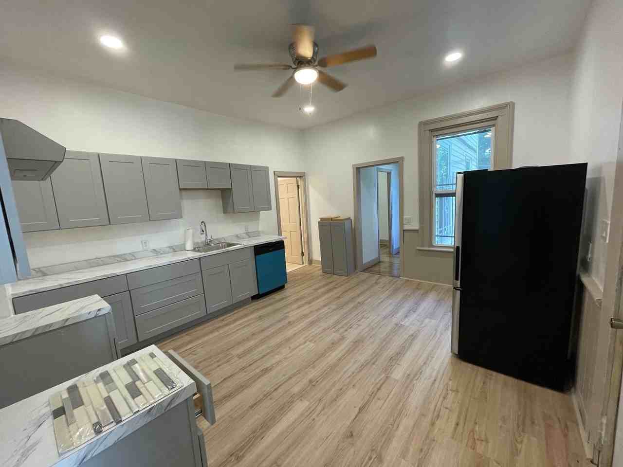 97 Bristol St - Photo 3 of 24