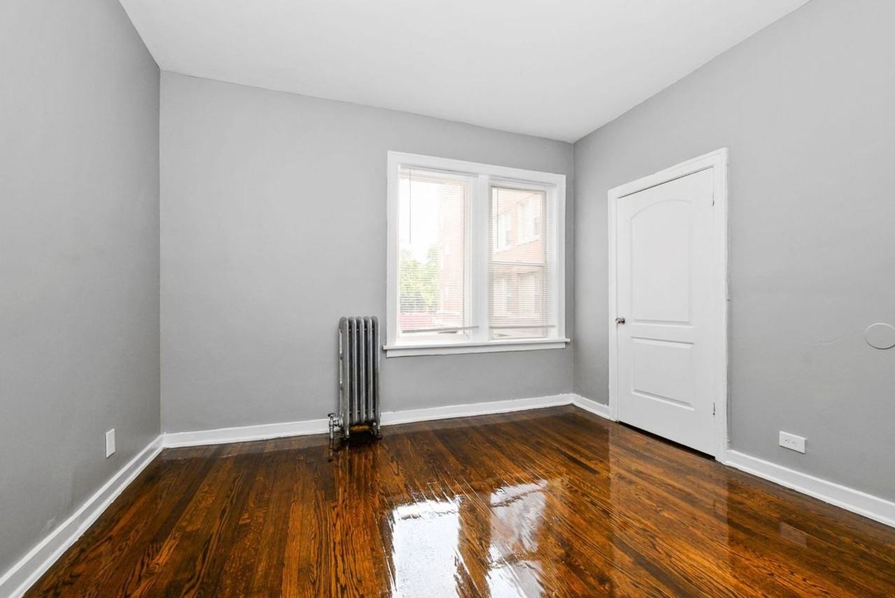 6952 - 6964 S. Clyde Avenue / E. 70th St. - Photo 3 of 8