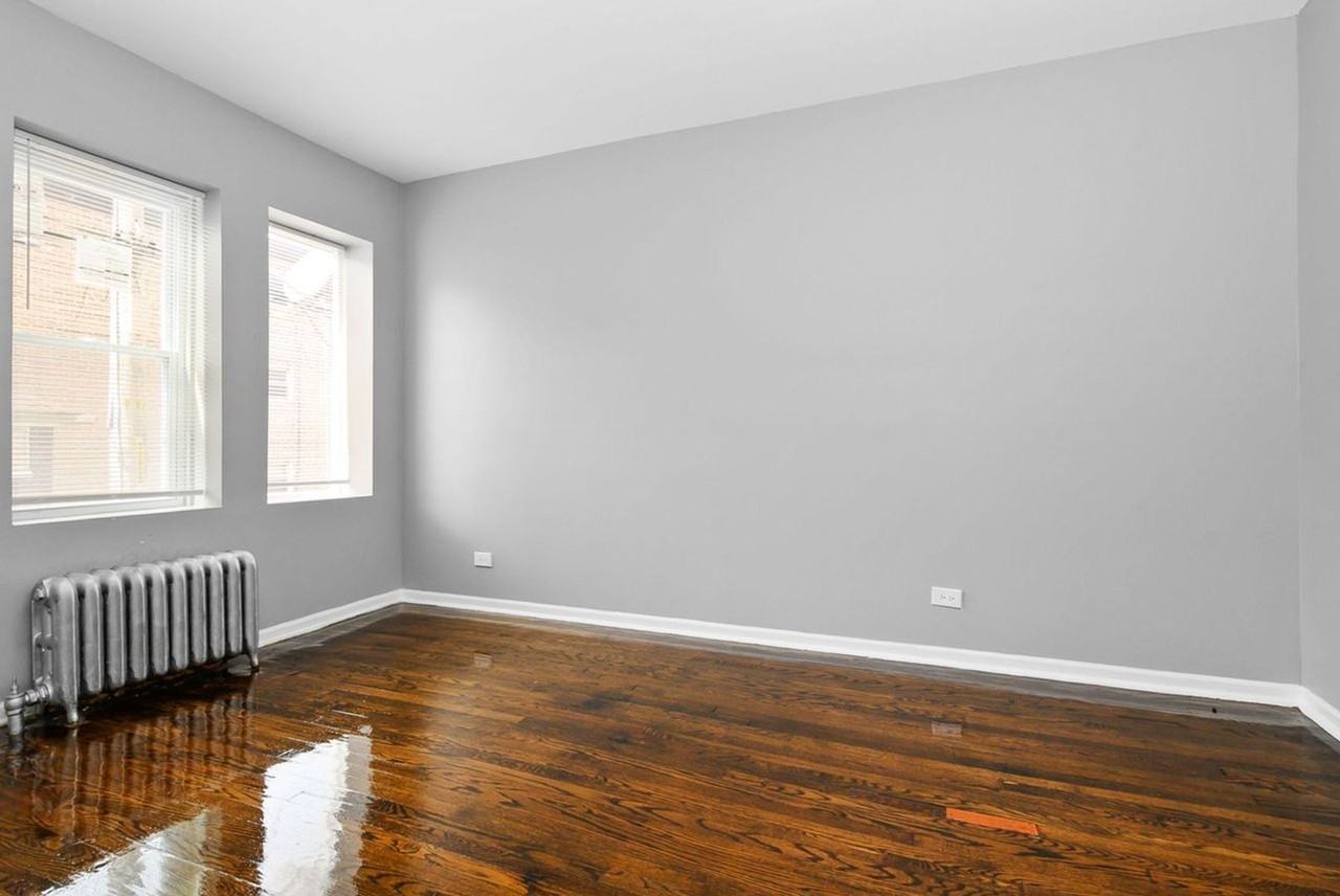 6952 - 6964 S. Clyde Avenue / E. 70th St. - Photo 7 of 8