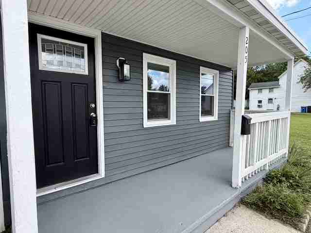 205 S Washington St #1 - Photo 3 of 19