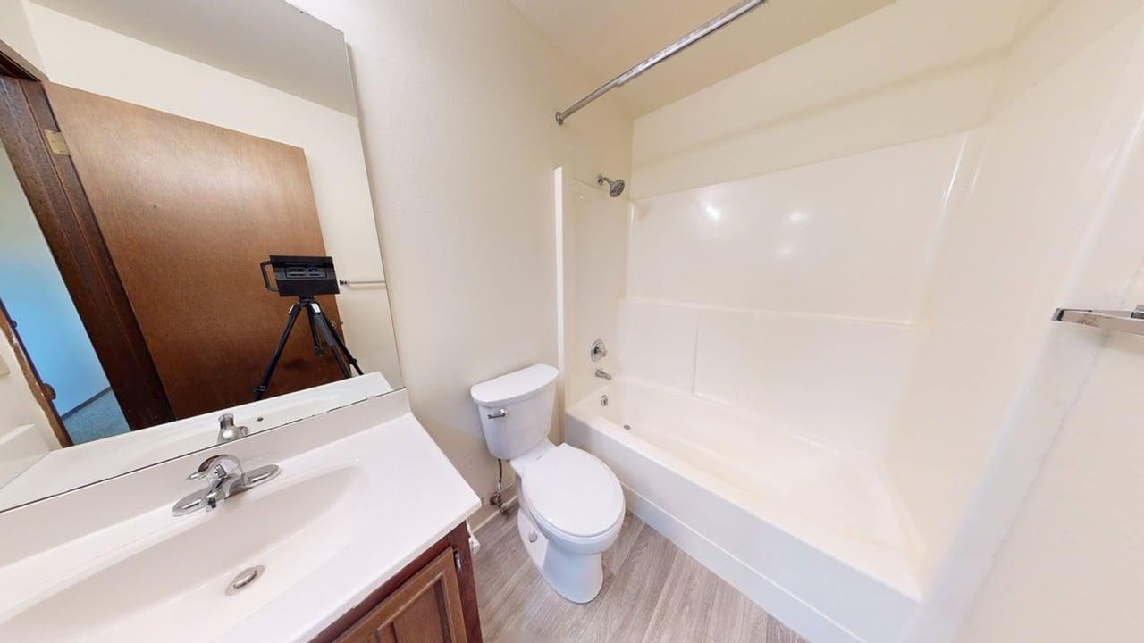 8409 5th Ave NE - Photo 6 of 29