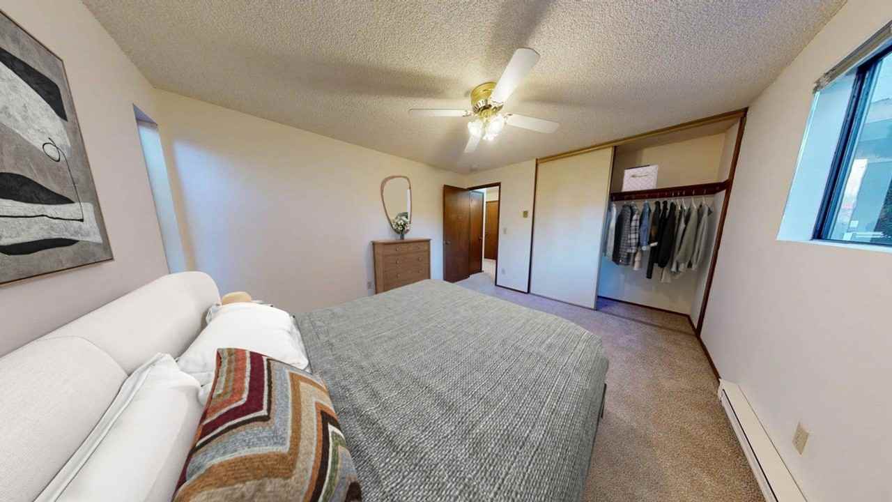 8409 5th Ave NE - Photo 7 of 29
