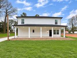 featured image of 201 Briarcliff Ln