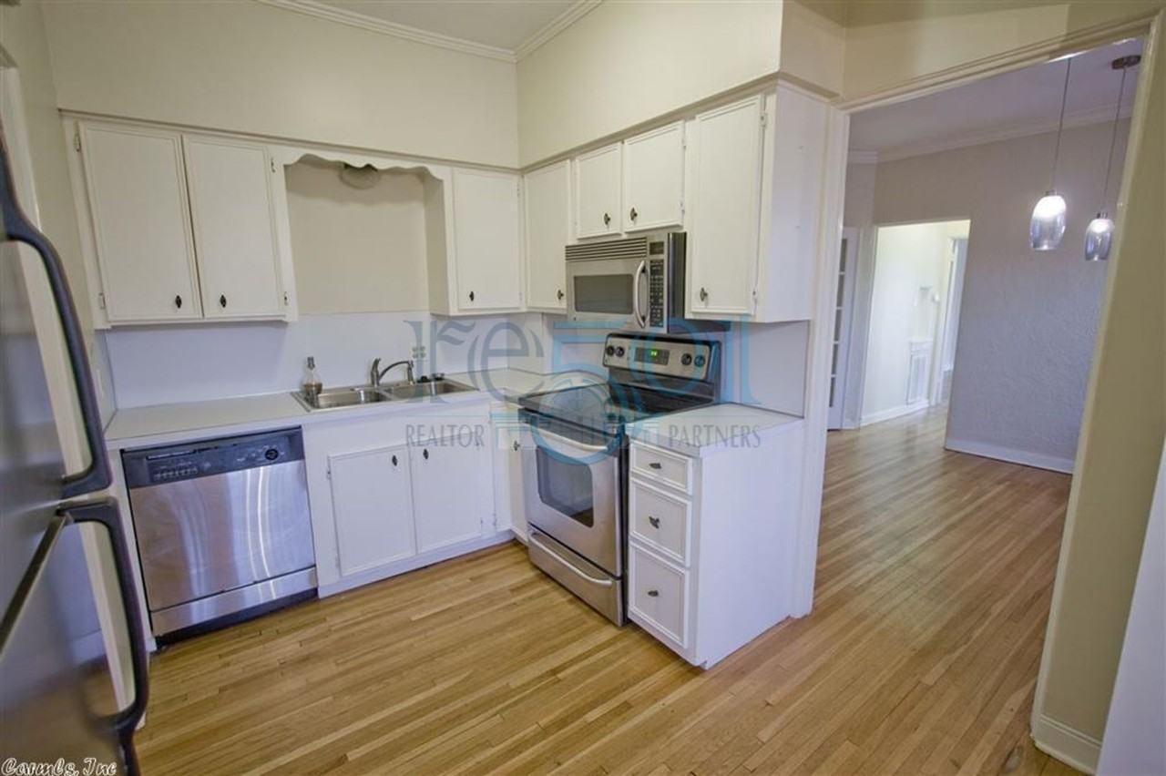 1315 Kavanaugh Blvd - Photo 4 of 14