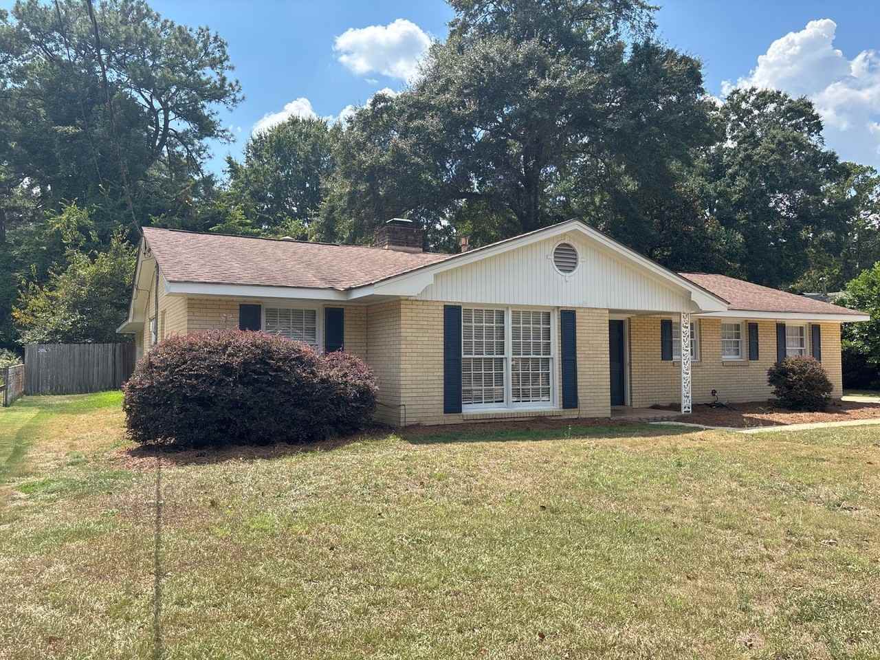 3920 Meredith Dr - Photo 2 of 44