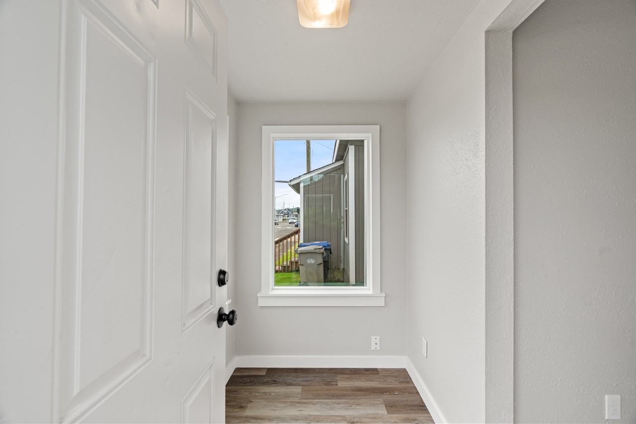 207 N Alder St #1 - Photo 3 of 26