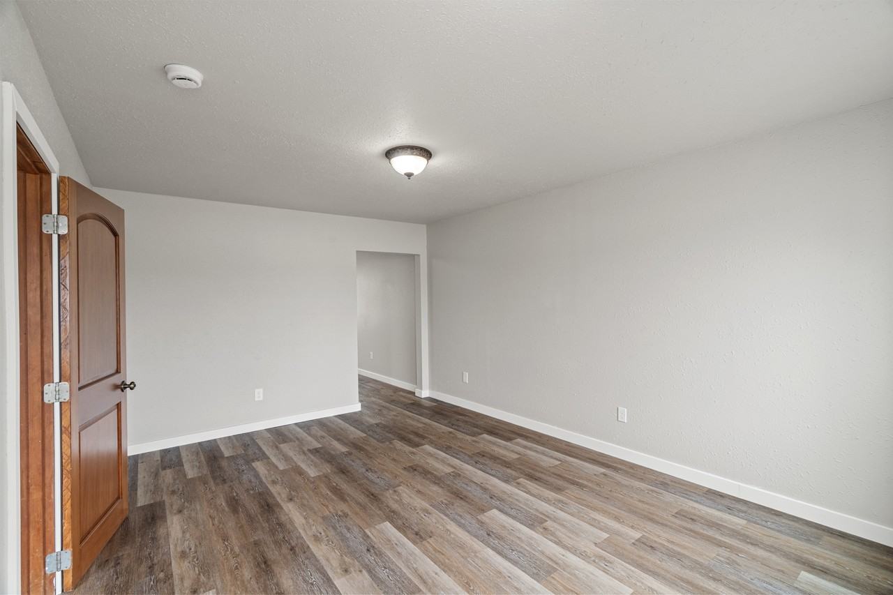 207 N Alder St #1 - Photo 4 of 26