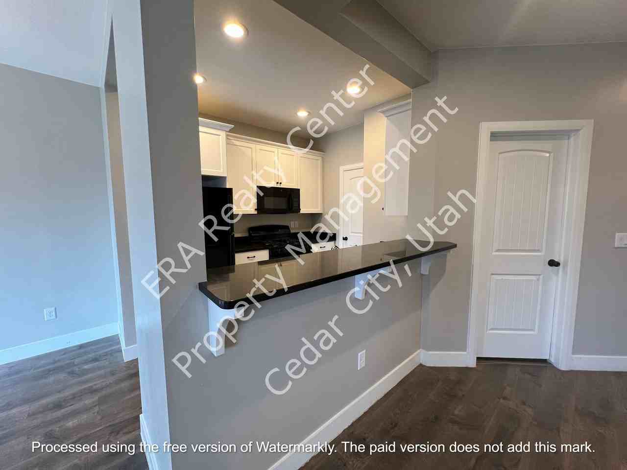 1677 N Main St #14 - Photo 6 of 20