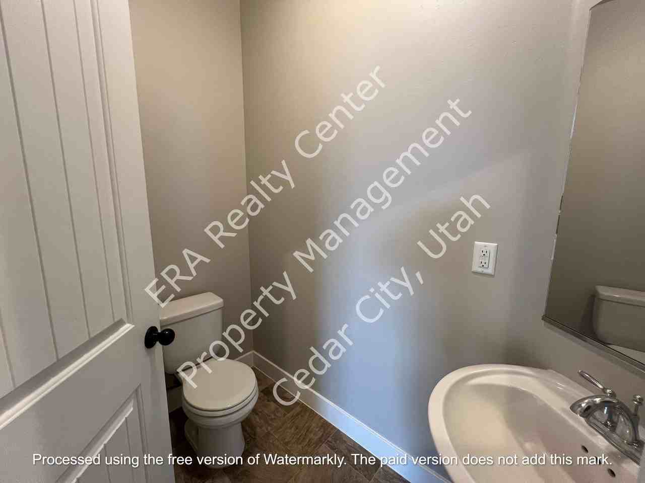1677 N Main St #14 - Photo 3 of 20