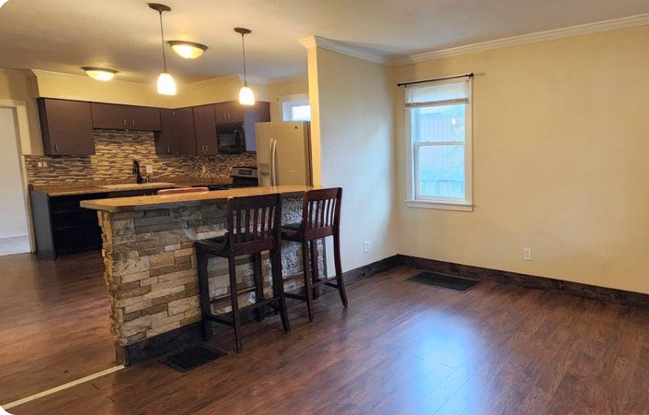 8 Riverside Ct - Photo 3 of 11