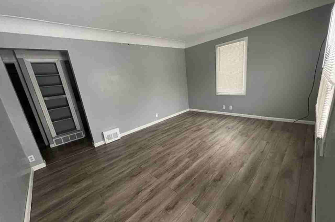 2210 Blades Ave - Photo 5 of 7