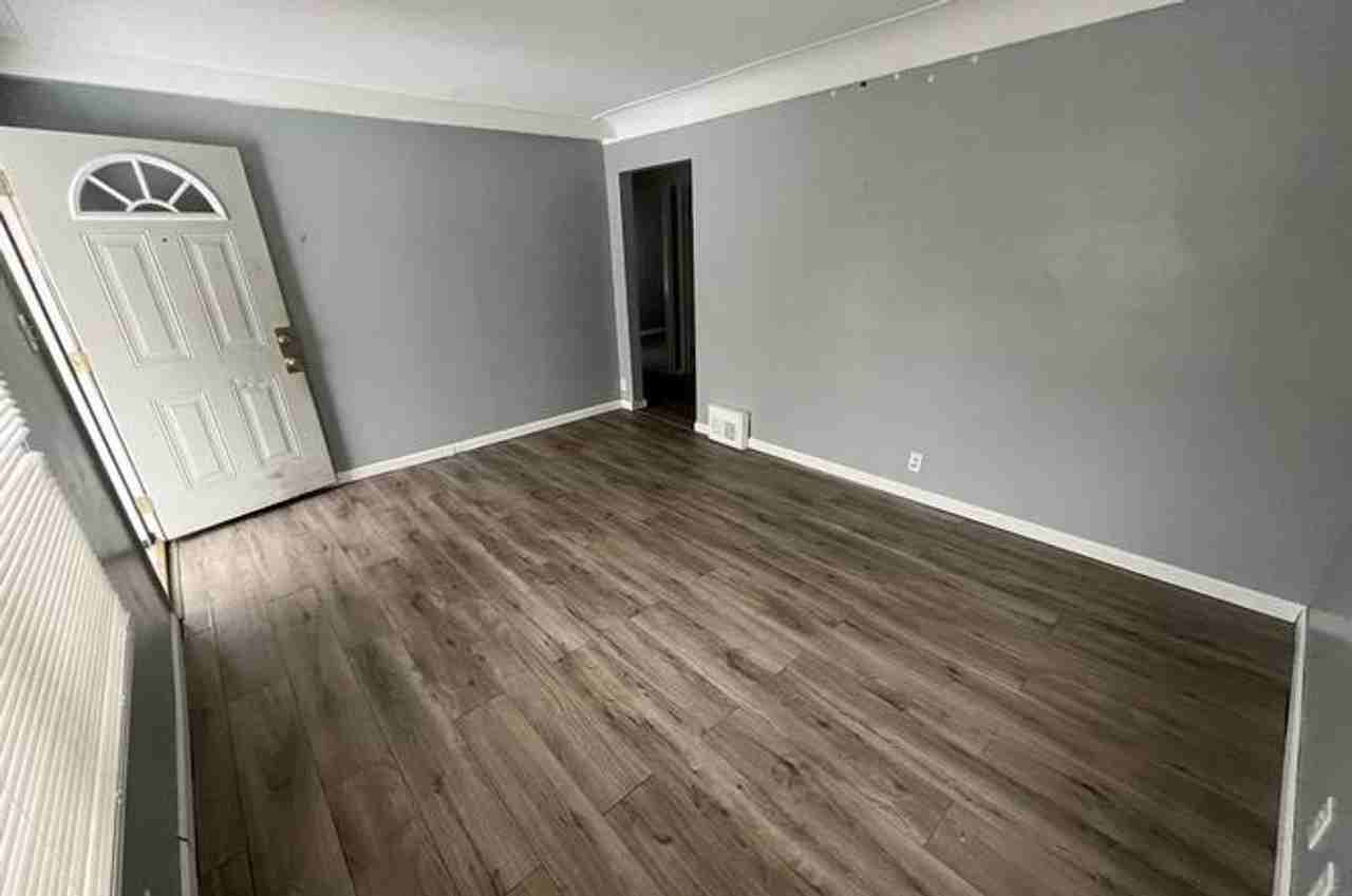 2210 Blades Ave - Photo 6 of 7