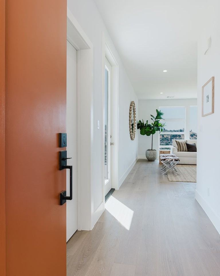 3870 W Point Dr - Photo 2 of 33