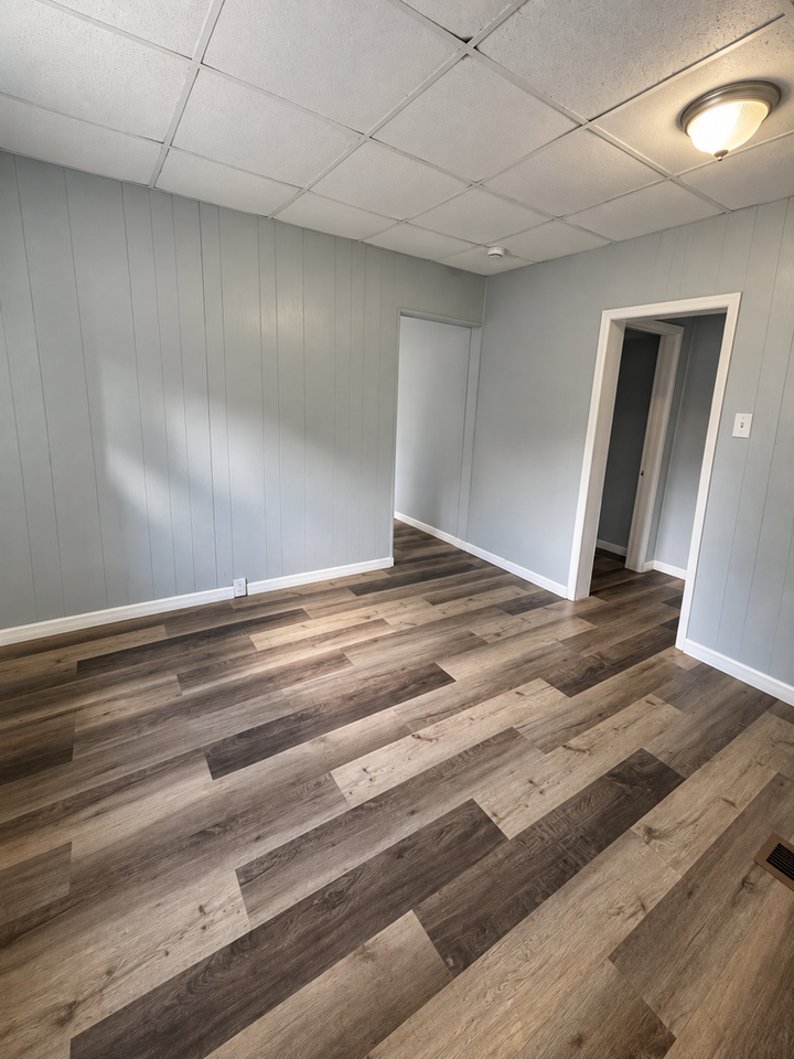 604 W 14th St - Photo 4 of 10