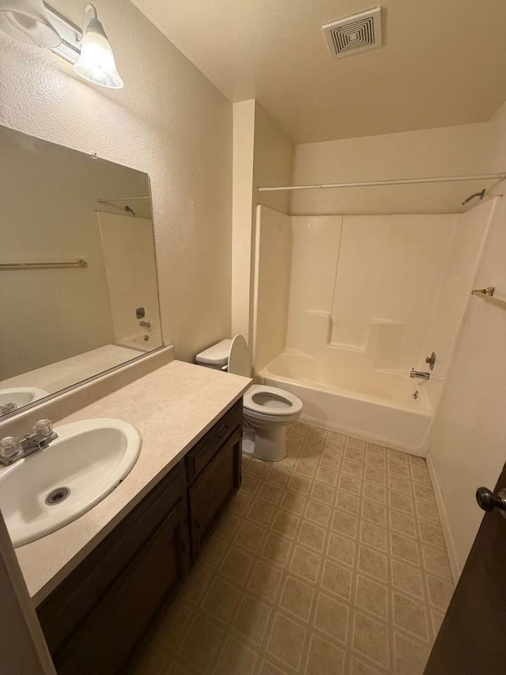 1601 Brighton Ave - Photo 6 of 12