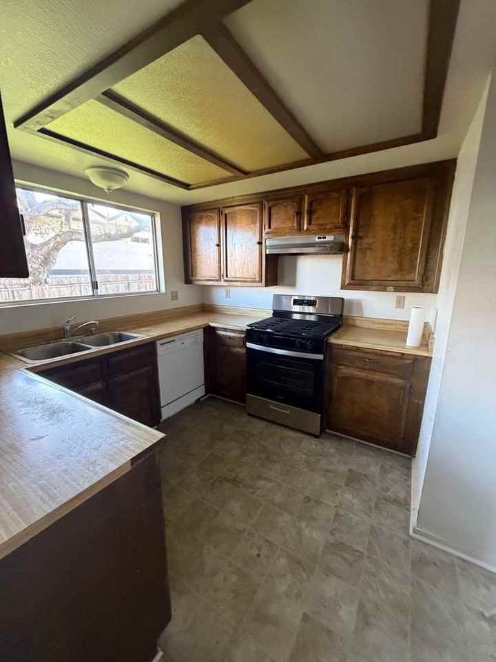 1601 Brighton Ave - Photo 5 of 12