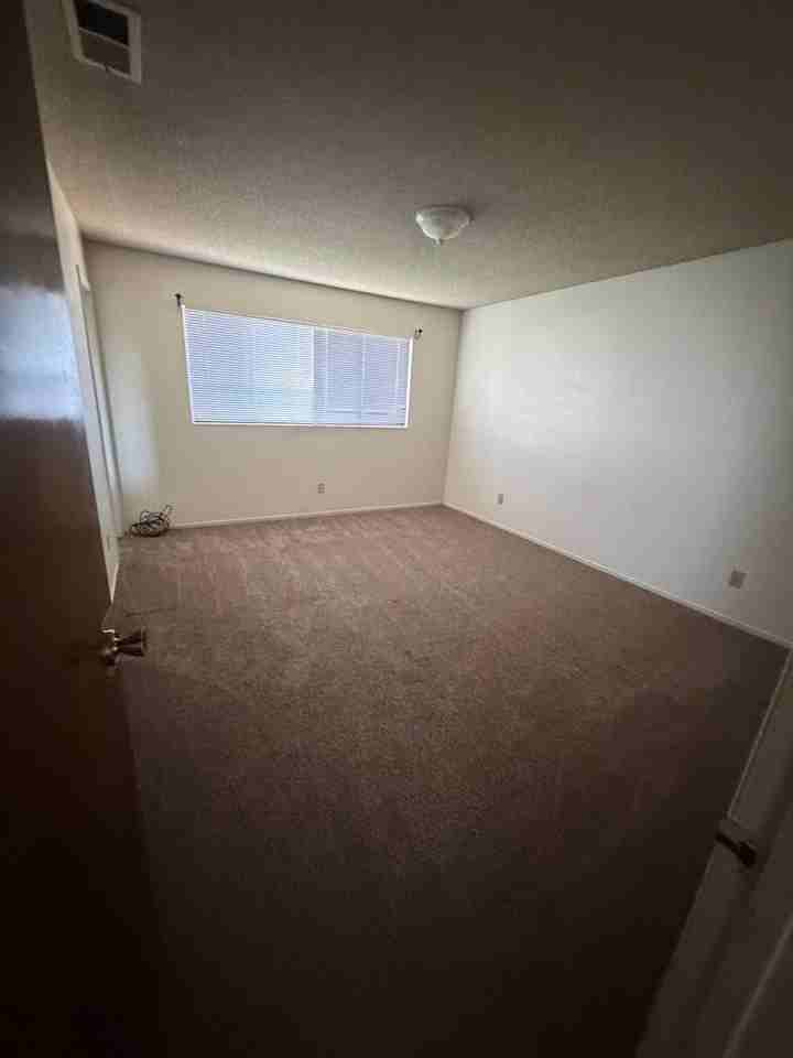 1601 Brighton Ave - Photo 7 of 12