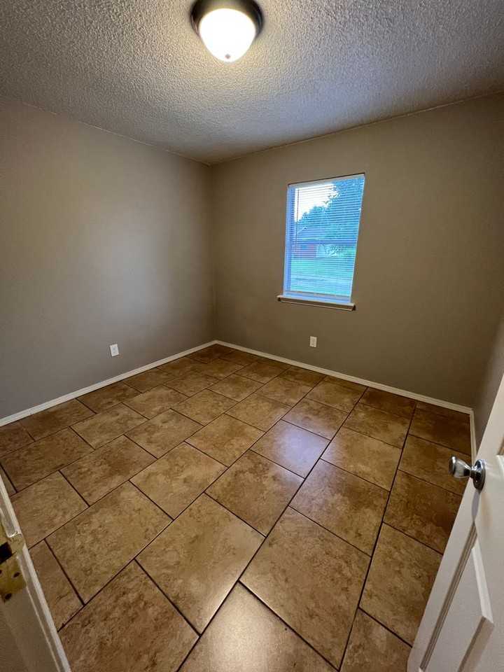 3605 Rickey Dr - Photo 6 of 12