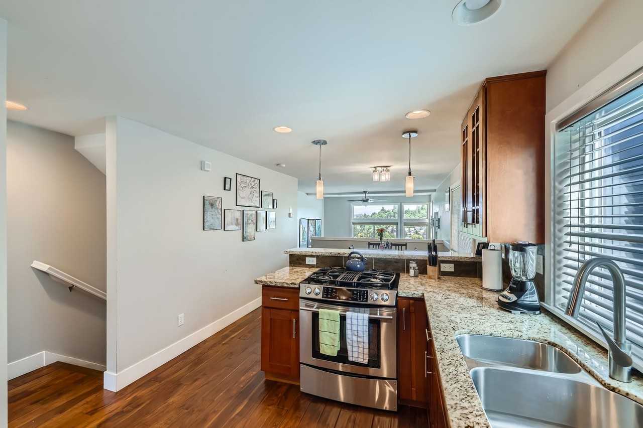 213 26th Ave E #A - Photo 3 of 29