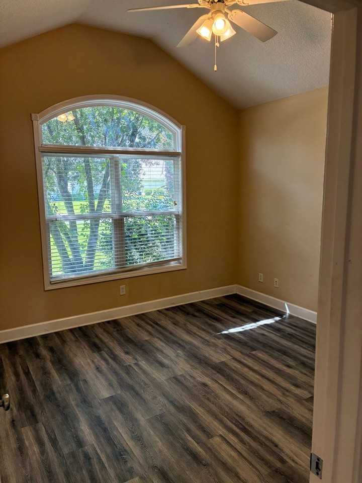 173 Austin Ryan Dr - Photo 5 of 15