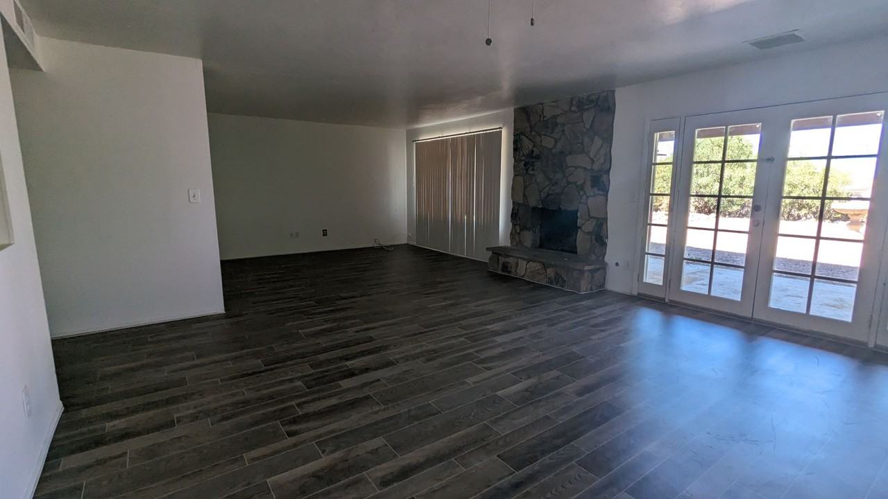6801 N Camino De La Tierra - Photo 4 of 16