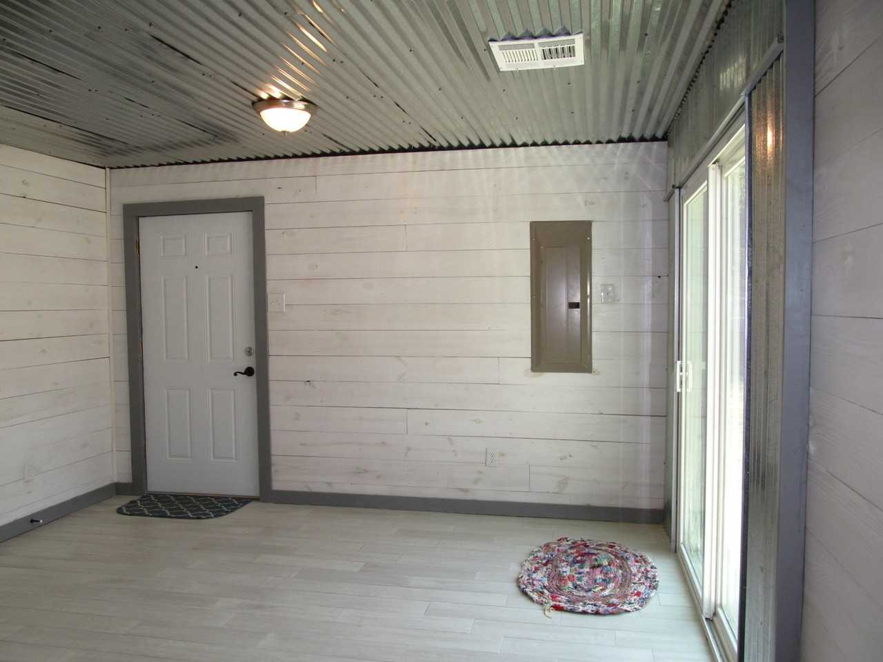 320 N Pearl St - Photo 3 of 11
