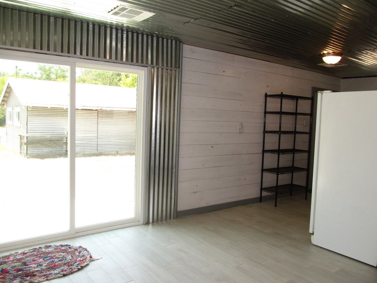 320 N Pearl St - Photo 4 of 11