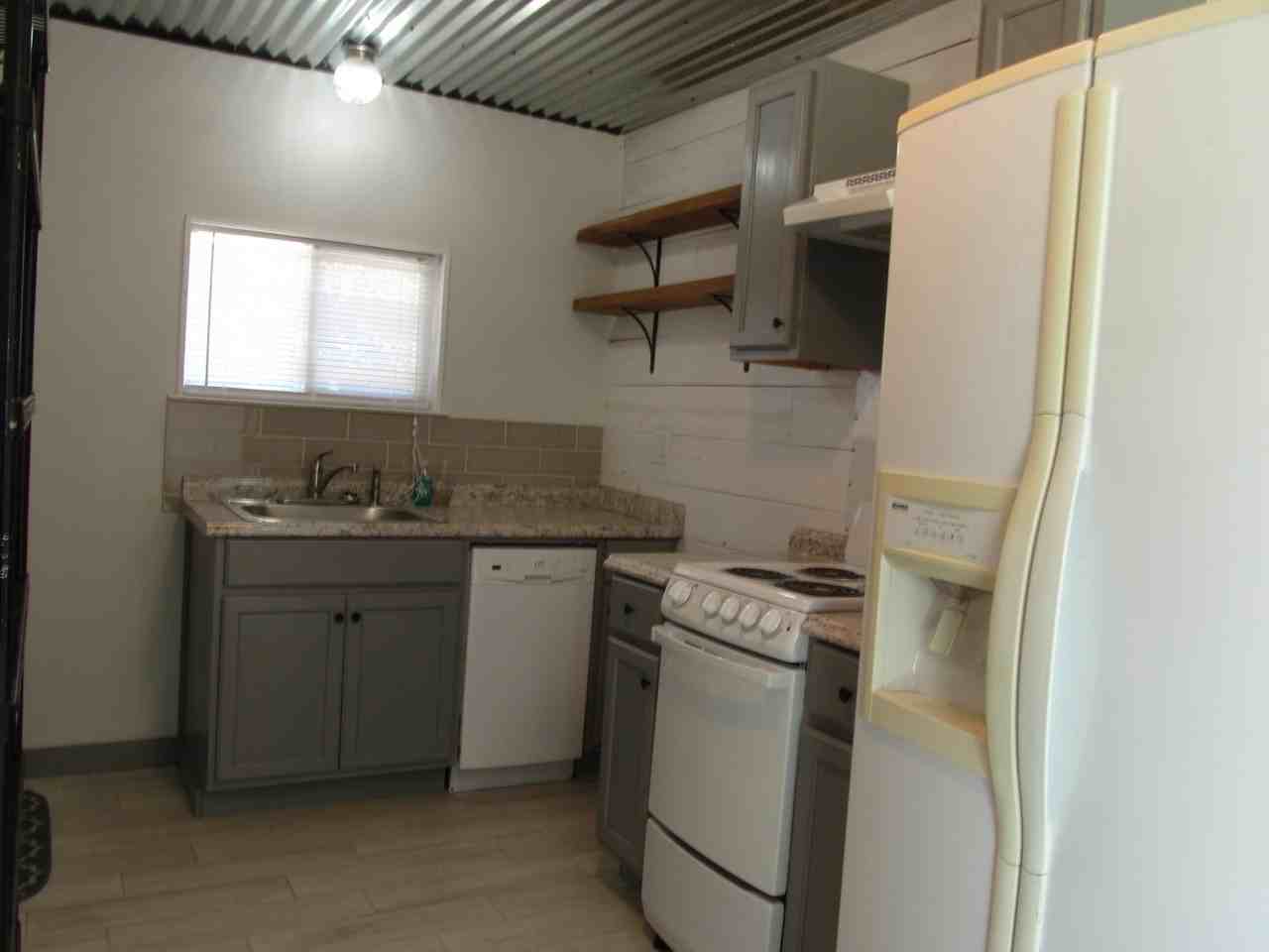 320 N Pearl St - Photo 6 of 11