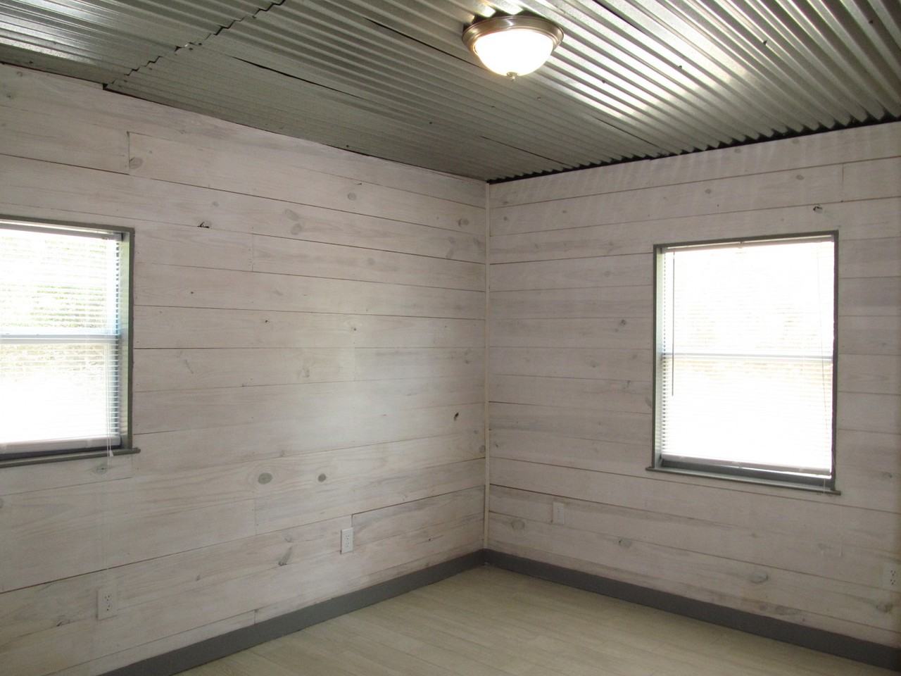 320 N Pearl St - Photo 7 of 11