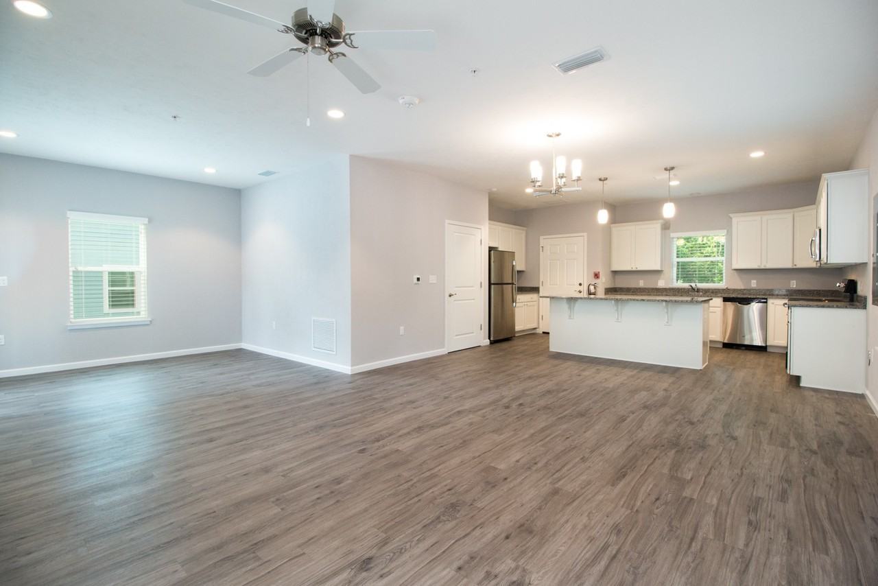 834 Sw 9th St - Photo 3 of 24