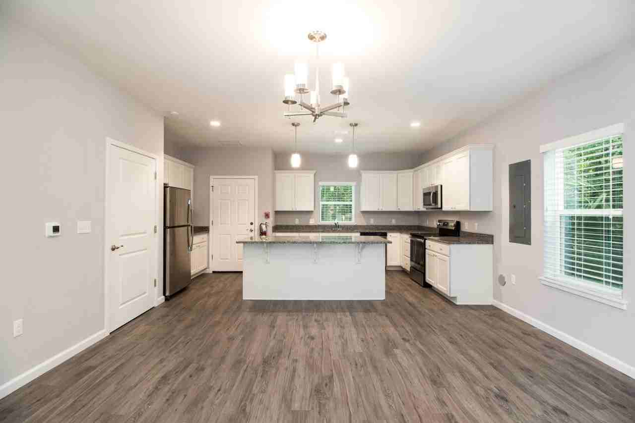 834 Sw 9th St - Photo 7 of 24