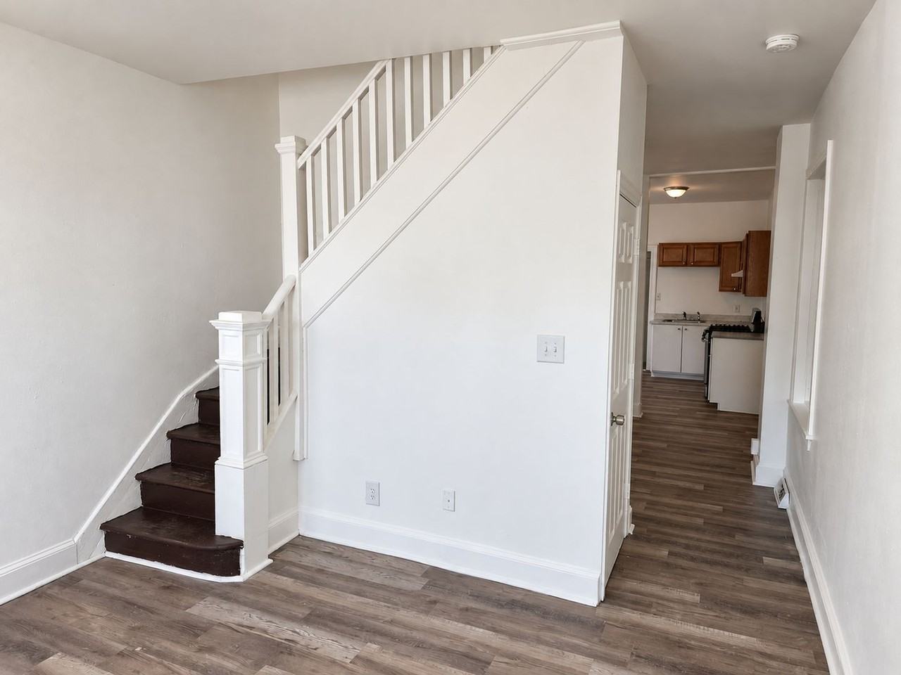 209 S Harrison St - Photo 4 of 22