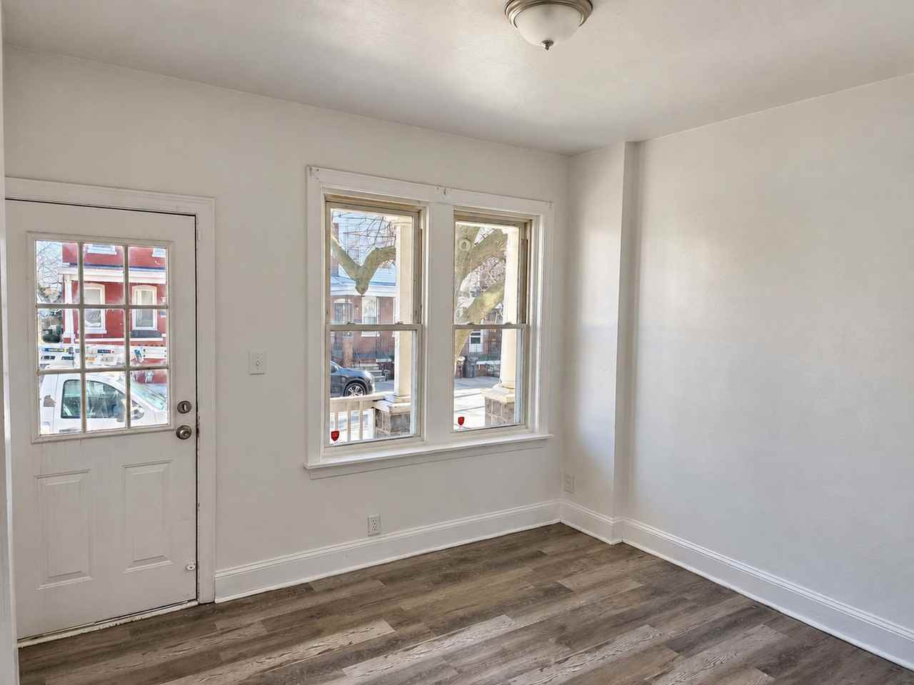209 S Harrison St - Photo 5 of 22